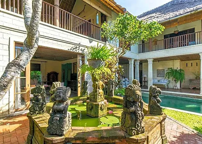 Classic Village 4 Bedroom Private Pool バリ島