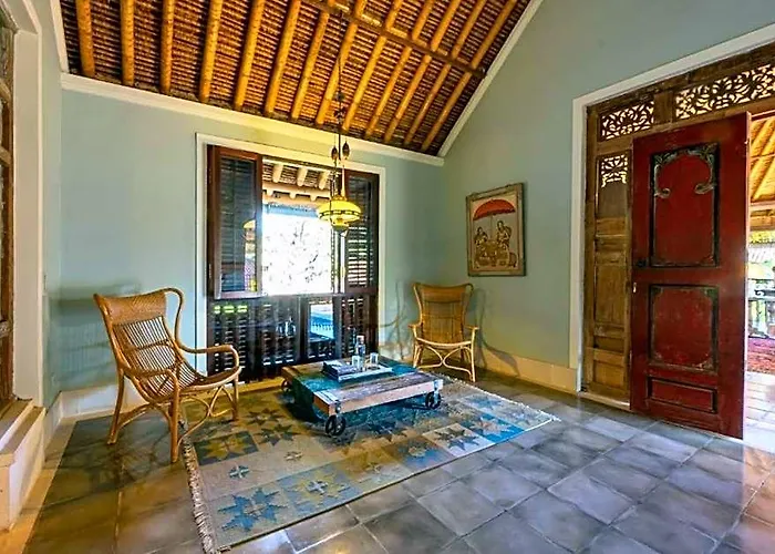 Classic Village 4 Bedroom Private Pool バリ島